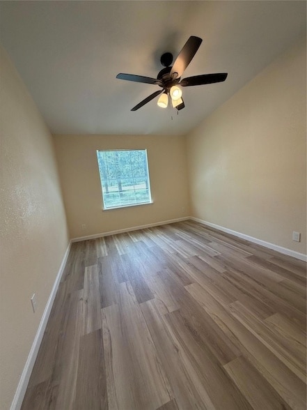Building Photo - 236 Live Oak Dr