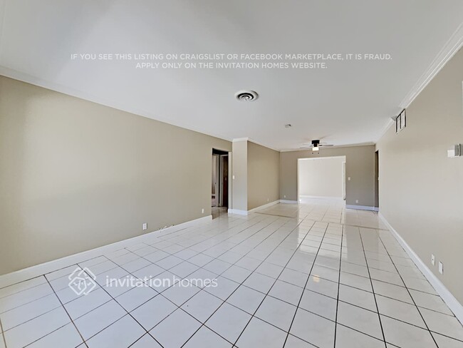 Building Photo - 1906 N 37th Ave