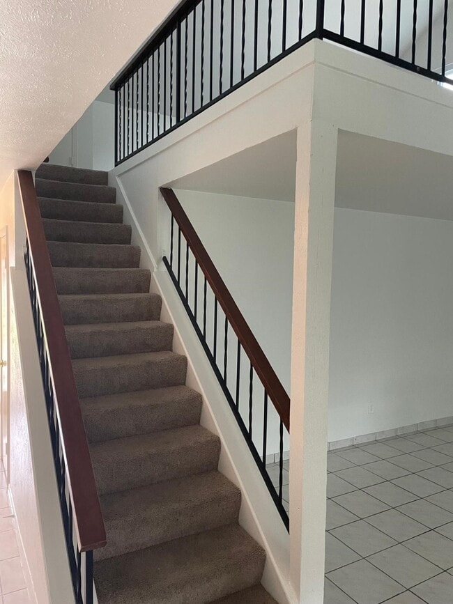 Building Photo - 22814 Elsinore Dr