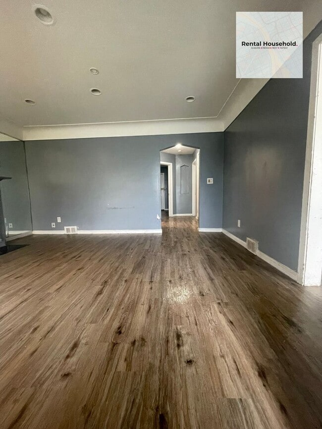 Building Photo - 18010 Lesure St