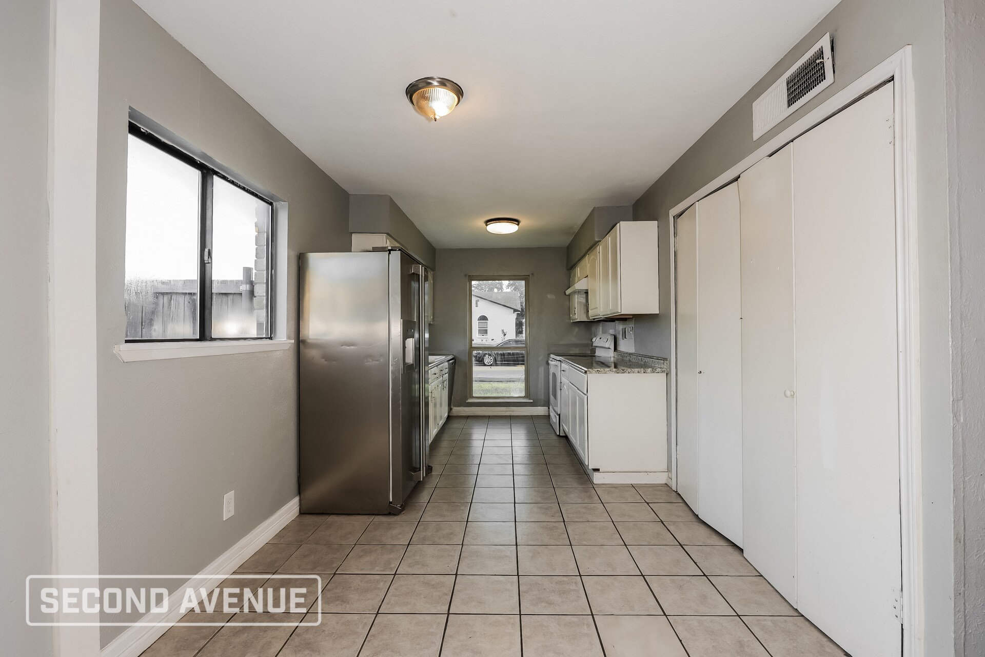 Building Photo - 7525 Ashcrest Ln