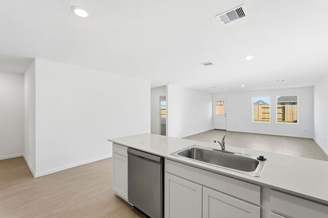 Building Photo - 2821 Cedar Rock St