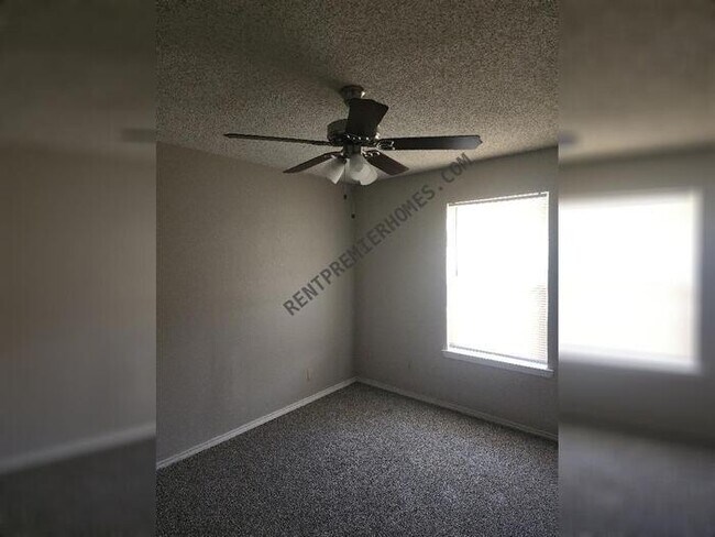 Building Photo - 1805 Dorchester St