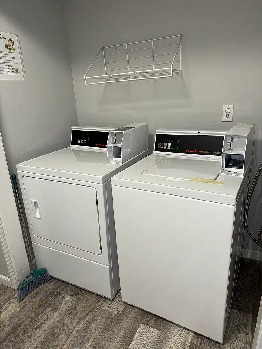 Shared Laundry Coin operated - 89 3rd St