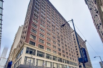 Building Photo - 5 N Wabash Ave