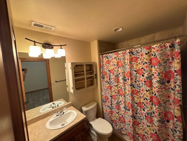 Building Photo - 2379 Abbey Ct