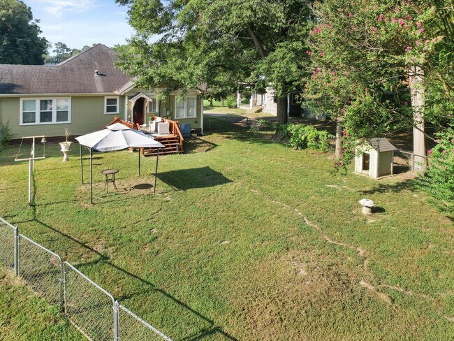 Building Photo - Charming, Updated 3-Bedroom, 2-Bath Home in Gilmer!