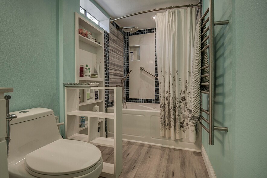 Building Photo - 11 Seamist Ct