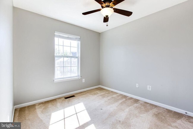 Building Photo - 7831 River Rock Way