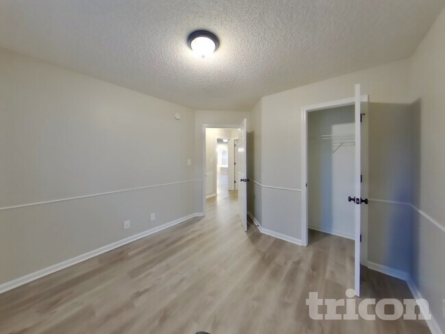 Building Photo - 3261 Tabby Dr