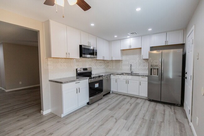 Building Photo - 4644 E Caballero St