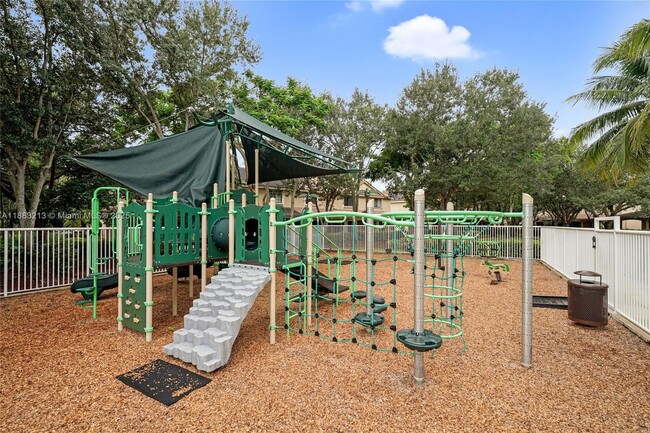 Building Photo - 4101 Forest Dr