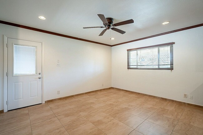 Building Photo - South Scottsdale with Views of Camelback!