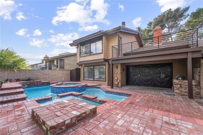 Building Photo - 968 Pinehurst Dr