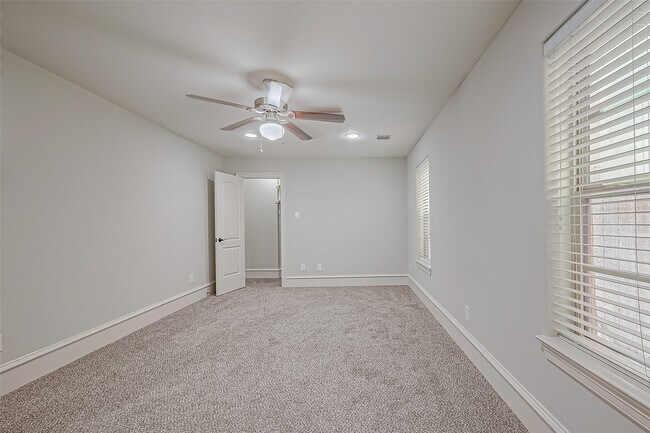Building Photo - 5226 Kiam St