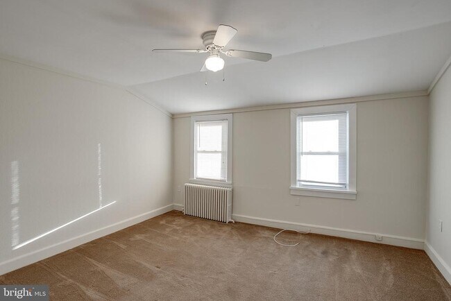 Building Photo - 7 Dresser Ave