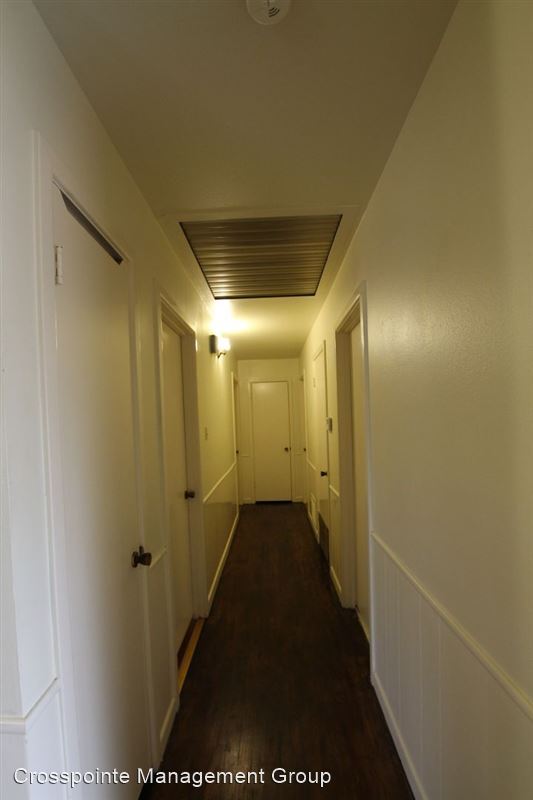 Building Photo - 2725 Tanglewood Dr
