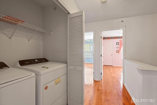 Building Photo - 1209 Blossom Cir