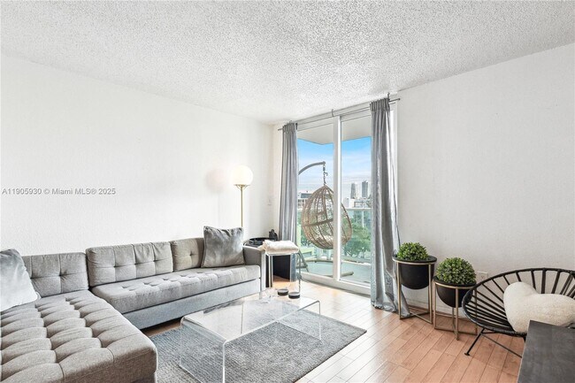 Building Photo - 1035 West Ave