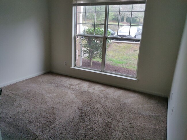 Building Photo - Charming 2 Bedroom/ 1 Bathroom Condo in Parkville, MD!