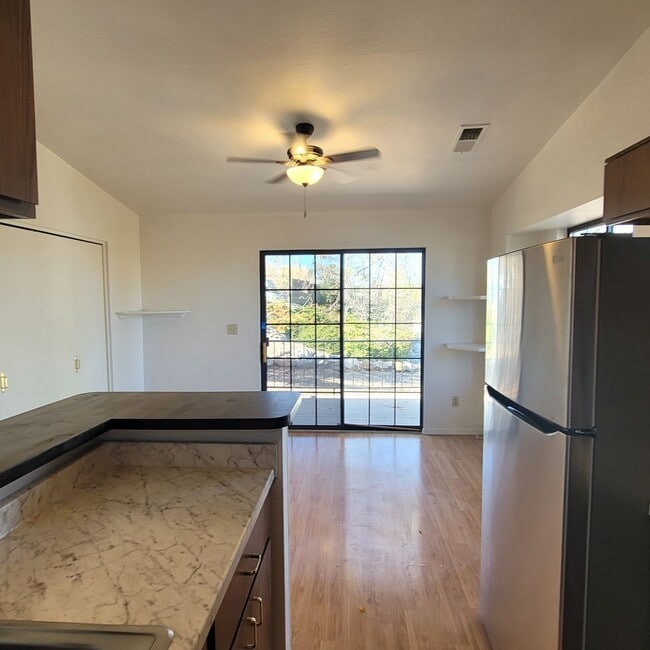 Building Photo - Two Bedroom Condo with great views!