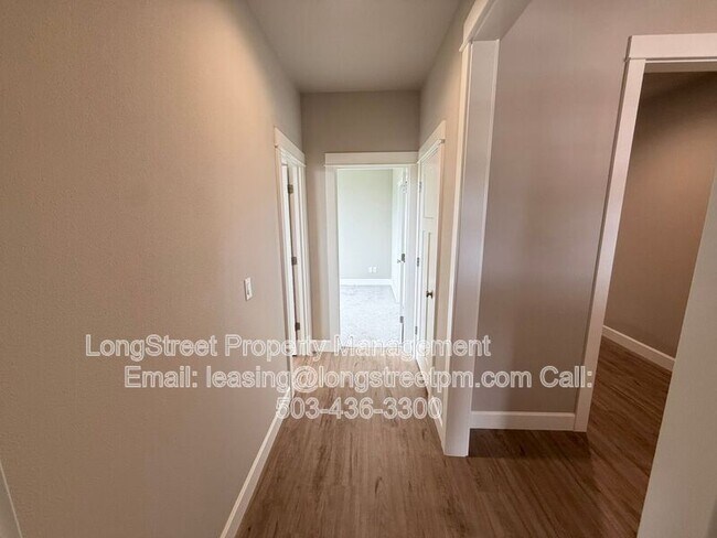 Building Photo - 5028 SW Hudson Ave