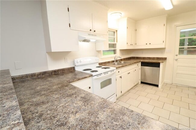 Building Photo - 1426 Old Trinity Cir