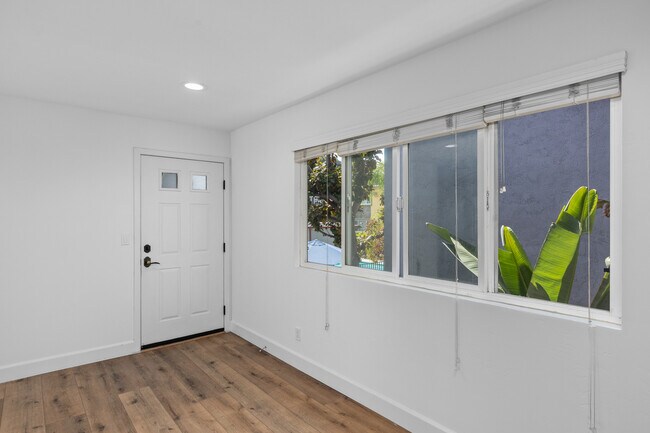 Building Photo - 725 Washington Heights Rd