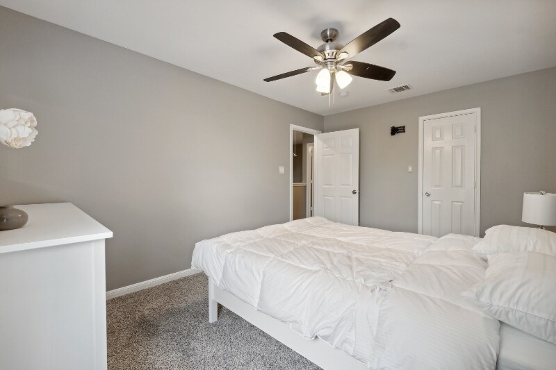 Building Photo - 117 Chapel Hill Cir