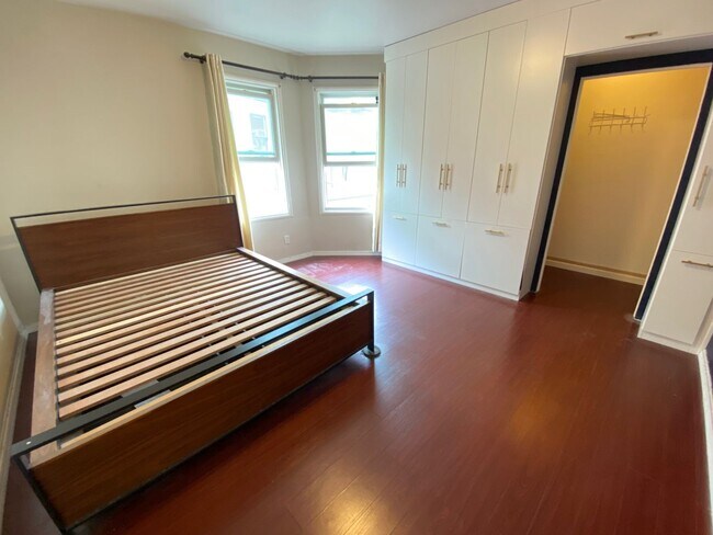 Building Photo - 2811-2815 Telegraph Ave