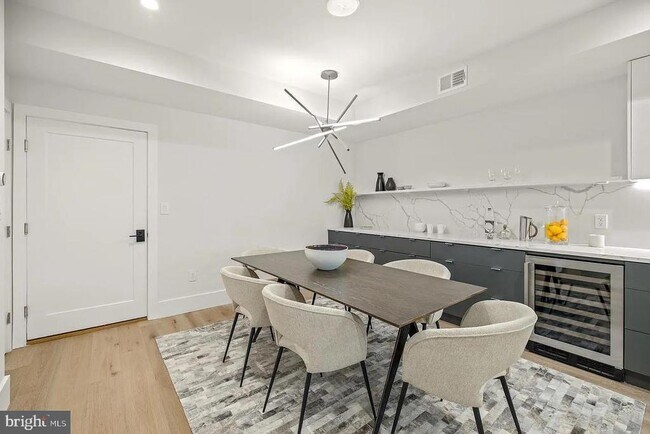 Building Photo - 1128 6th St NW