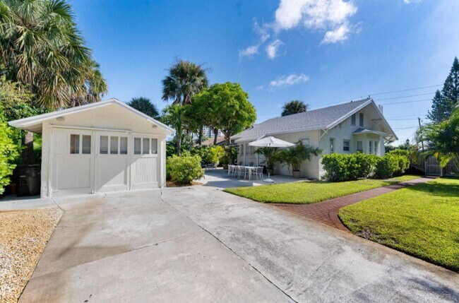 Building Photo - 5301 N Flagler Dr