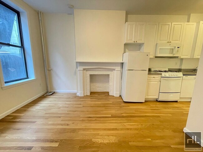 Building Photo - THIRD AVENUE