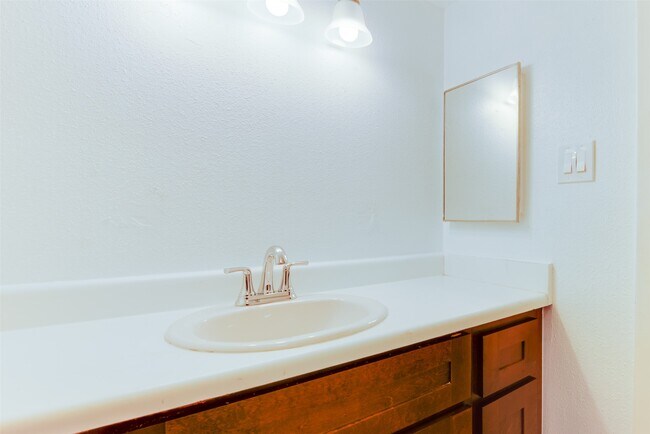 Building Photo - 2021 Spenwick Dr