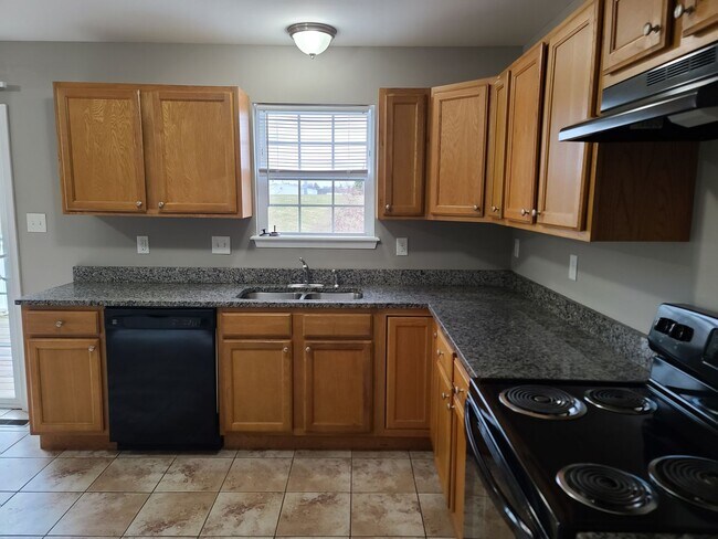 Building Photo - 3 Bedroom Townhome for Rent in Waynesboro