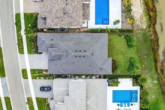 Building Photo - 12272 Waterstone Cir