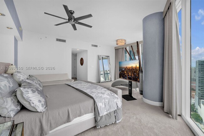 Building Photo - 333 Las Olas Way