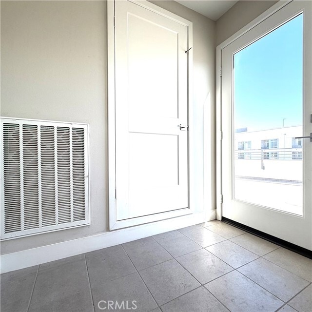 Building Photo - 981 E Mason Ln