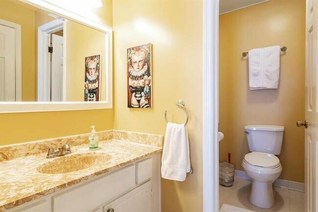 Building Photo - 1105 Clairemont Ave