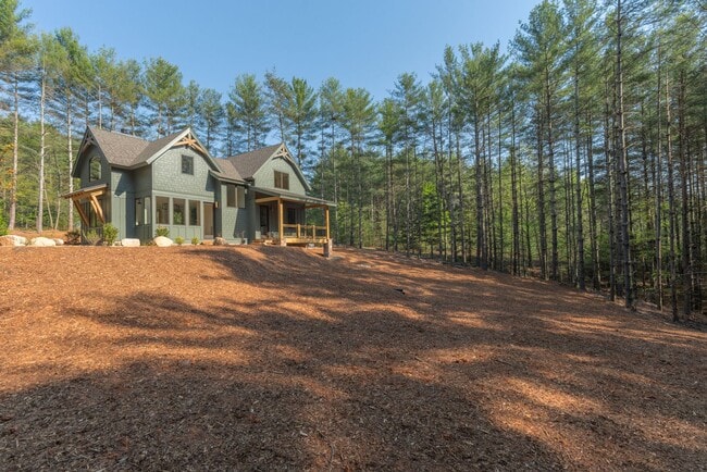 Building Photo - Stunning House w/ Amenities to Camp Lake J...