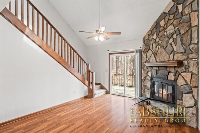 Building Photo - 5537 Kaplan Dr
