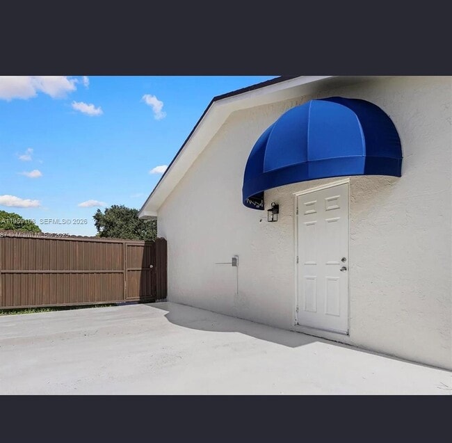 Building Photo - 19221 SW 92nd Rd