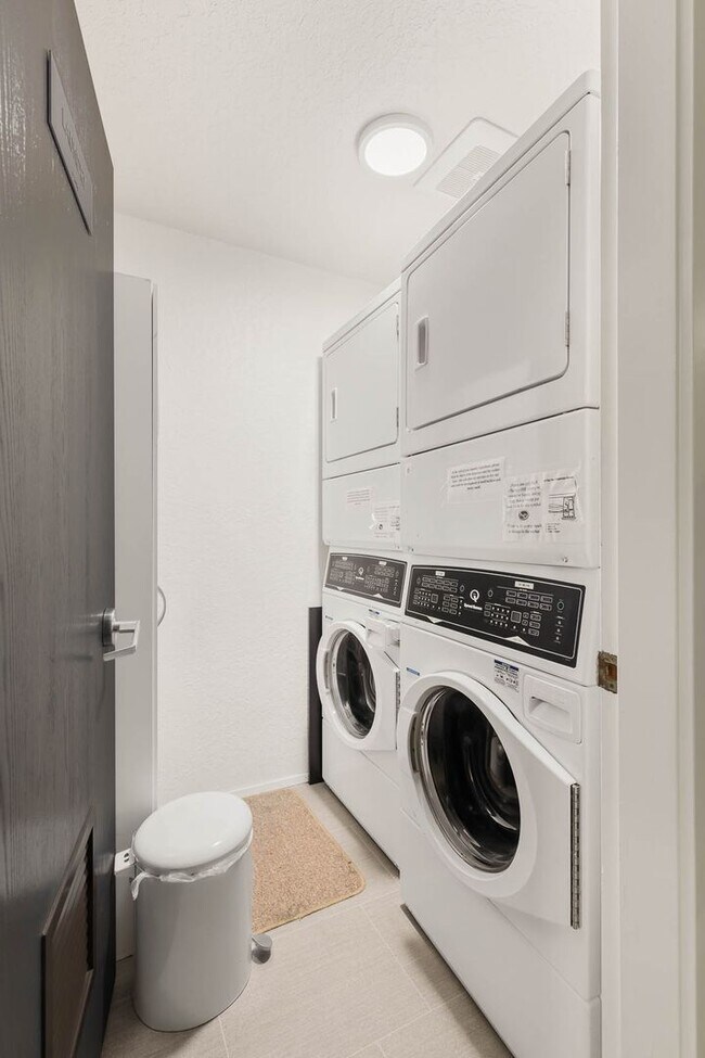 Building Photo - 7501 Greenwood Ave N