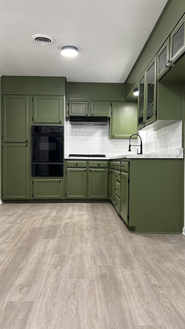 Building Photo - 1402 Missouri Ave