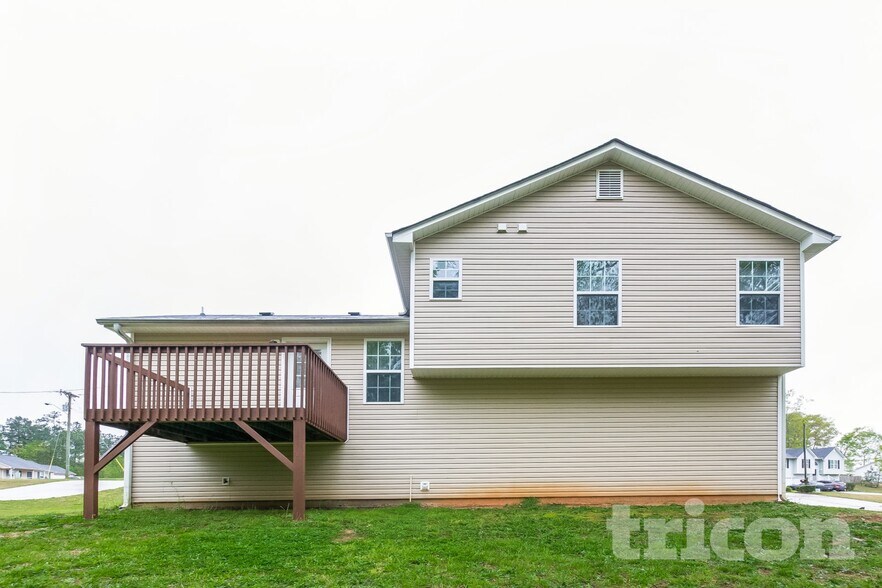 Building Photo - 302 Prometheous Way