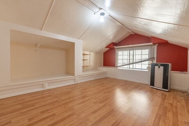 Building Photo - 3440 H St
