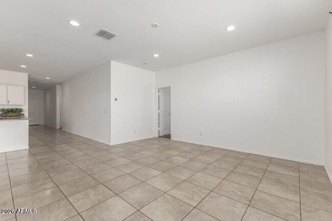 Building Photo - 1180 W Paradise Wy