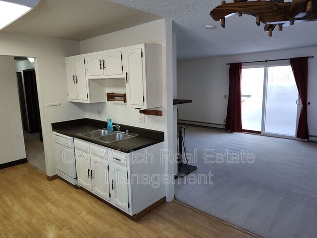 Building Photo - 1545 Northview Dr