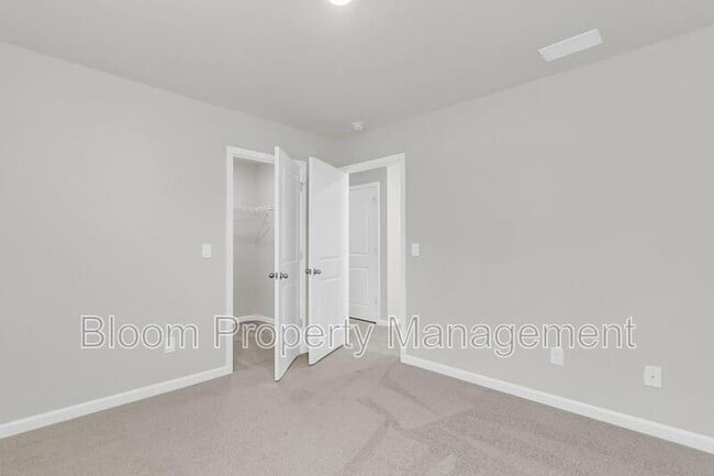 Building Photo - 641 Silver Spruce St