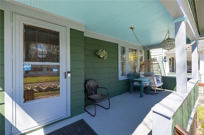 Building Photo - 109 Bedford St